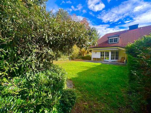 Hausansicht - Familienhaus im mediterranen Stil und guter Lage Grünwald!