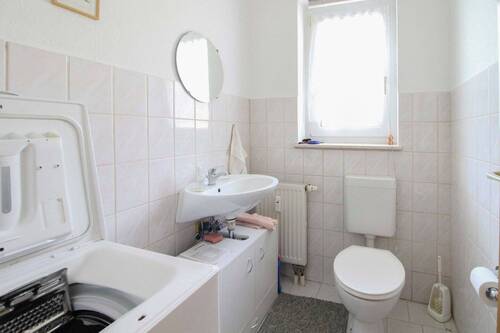 Gäste-WC - rechte DHH - 