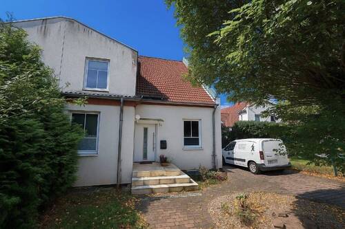 Bild2 - 8 Zimmer Einfamilienhaus zum Kaufen in Calden