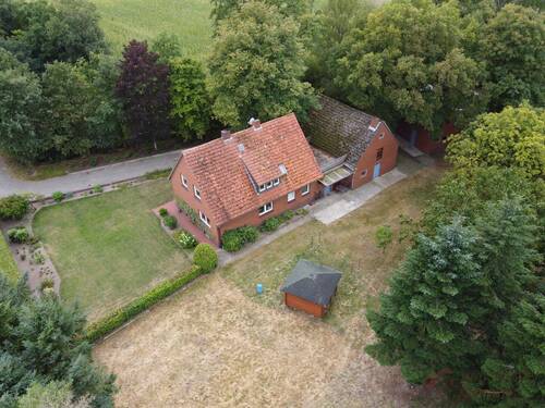 Draufsicht - IMMOBILIEN GUMNIOR präsentiert: idyllischer Resthof in Alleinlage auf weitläufigem 1,5 Hektar Grundstück