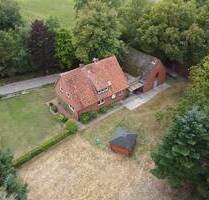 IMMOBILIEN GUMNIOR präsentiert: idyllischer Resthof in Alleinlage auf weitläufigem 1,5 Hektar Grundstück - Salzbergen