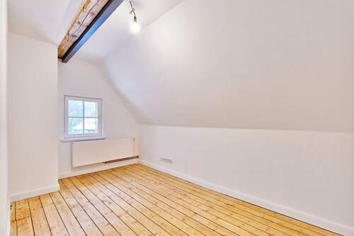 Whg. 2. DG - Zimmer - 