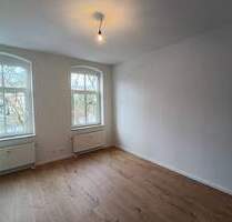 Kernsaniert 2026 - Helle 3-Raum-Wohnung mit Tageslichtbad im 1. OG - Reichenbach im Vogtland