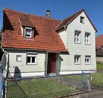 Älteres kleines Einfamilienhaus mit Schuppen - Crailsheim
