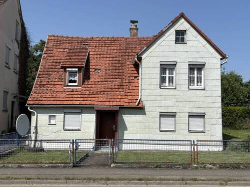 Außen - 4 Zimmer Einfamilienhaus zum Kaufen in Crailsheim