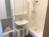 Bad mit Dusche im OG - 