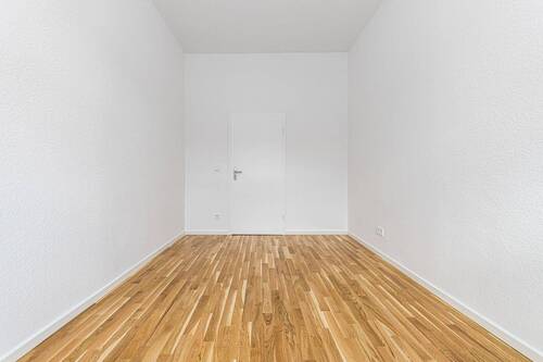 Baugleiche Wohnung - Wohnzimmer - 2 Zimmer Etagenwohnung zum Kaufen in Leipzig