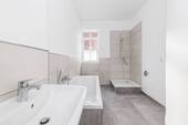 Baugleiche Wohnung - Badezimmer - 