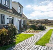 Exklusive Doppelhaushälfte in Sylt - Neubau mit Designerinterieur und Dünenbezug