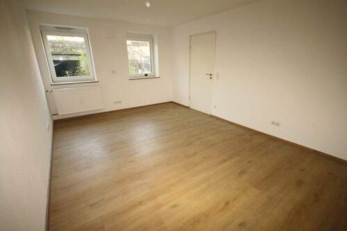 Kinderzimmer/ Büro EG - 
