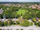 Gebäude mit Parkanlage - 6 Zimmer Reihenendhaus zum Kaufen in München
