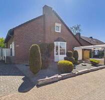 Familienfreundliches Einfamilienhaus mit Garten, Vollkeller & Doppelcarport in ruhiger Wohnlage - Bocholt