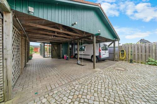 Carport mit Schuppen - 