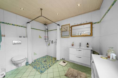 Duschbad im Erdgeschoss - 