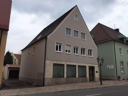 Straßenansicht - Schöne 3 ZKB im Dachgeschoß im Zentrum von Donauwörth