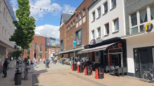 Bild 1 - Wohn- und Geschäftshaus in Fußgängerzone, Ankermieter mit 10-Jahresvertrag