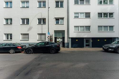 Vorderansicht - Mehrfamilienhaus, Wohnhaus mit 1,01 m&sup2; in Köln zum Kaufen