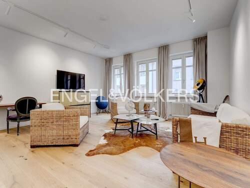 Wohnzimmer - 4 Zimmer Etagenwohnung in Freiburg