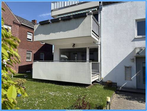 Frontransicht, Straße, Balkon - Attraktive, kernsanierte Eigentumswohnung mit Balkon, Terrasse, Garten und Tiefgaragenstellplatz!