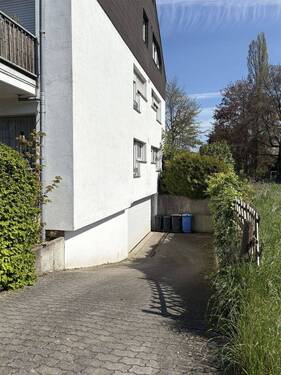 Auffahrt zur Tiefgarage - 