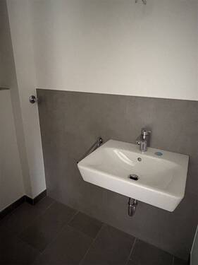 Gäste-WC - 3 Zimmer Etagenwohnung zum Kaufen in Korschenbroich