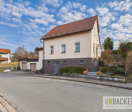 Ansicht Straßenseite - 6 Zimmer Einfamilienhaus zum Kaufen in Altenkunstadt / Woffendorf