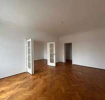 Großzügige 4-Raum-Altbauwohnung mit Balkon und Stellplatz - Zittau