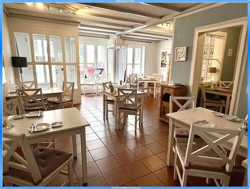 Café Innenraum - Eine besondere Gelegenheit für den Traum von Wohnen und Gewerbe unter einem Dach!