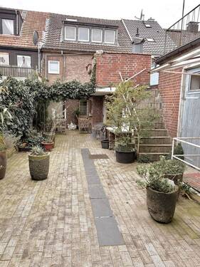 Blick zum Haupthaus - 