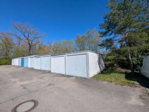 Garage ganz rechts - 