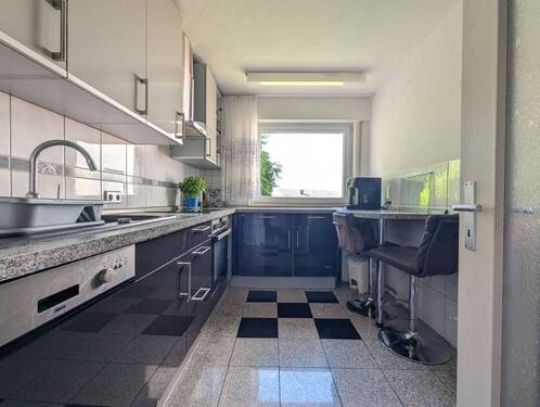 Küche - Eben leben im Grünen: 3 Zimmer, Balkon & Garage