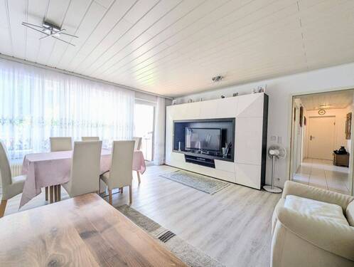 Wohnzimmer - 3 Zimmer Etagenwohnung zum Kaufen in Illingen