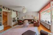Wohnzimmer aus anderer Sicht - Mehrfamilienhaus, Wohnhaus mit 164,50 m² in Puchheim zum Kaufen