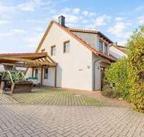 Wohnen mit Weitblick: Modernisiertes Zweifamilienhaus in Börßum