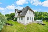 Hausansicht - Reetgedecktes Juwel mitten in Nieblum