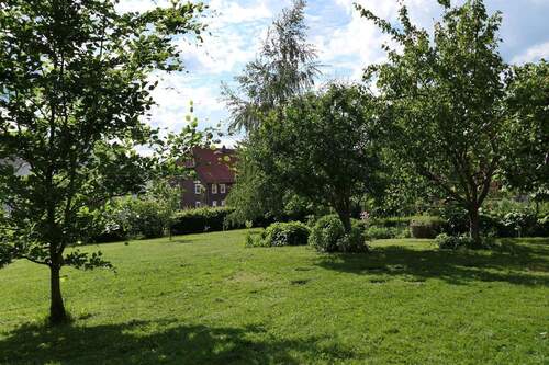 Garten - 7 Zimmer Mehrfamilienhaus, Wohnhaus in Einbeck