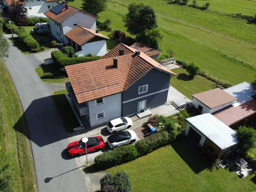 sonnige Lage - 8 Zimmer Mehrfamilienhaus, Wohnhaus in Haidmühle