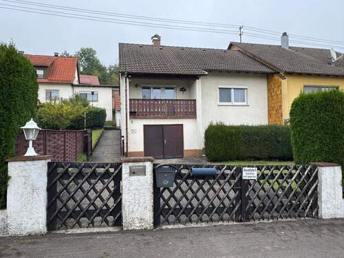 Blick aufs Haus - Einfamilienhaus mit Potenzial - Handwerker aufgepaßt
