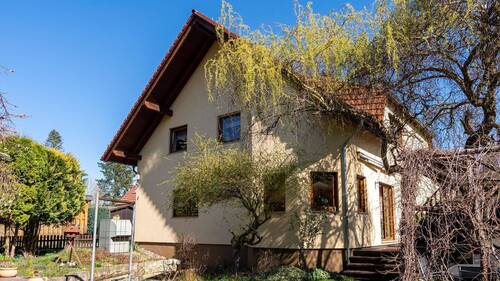 Hausansicht - 5 Zimmer Doppelhaushälfte zum Kaufen in Pirna