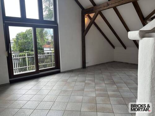 Wohnzimmer - Waldtrudering: Vermietbares Dachgeschoss-Unikat, Energieklasse C, 72 m²