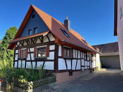 Hausfront - 5 Zimmer Einfamilienhaus zum Kaufen in Achern
