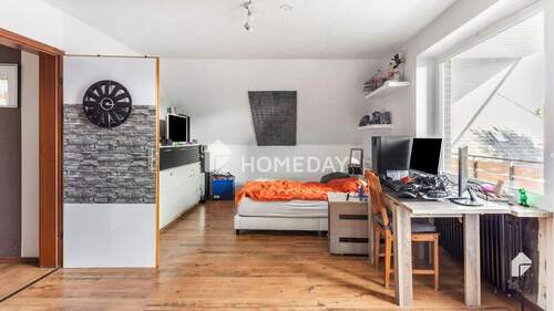 1. OG Schlafzimmer 1 - 