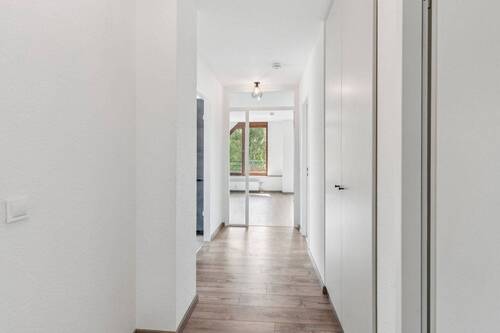 Flur mit Einbauschrank - 