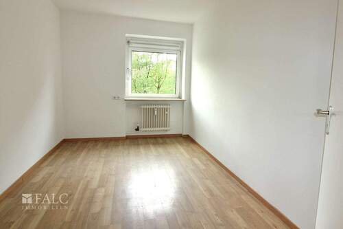 Kinderzimmer/Büro - 