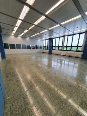 Helle, vielseitig nutzbare Erdgeschossfläche - Büro zur Miete in Augsburg