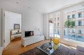 Wohnbereich - Chic eingerichtete Pendlerwohnung in den Choriner Höfen in Mitte
