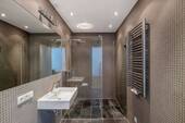 Bad mit Rainshower - 