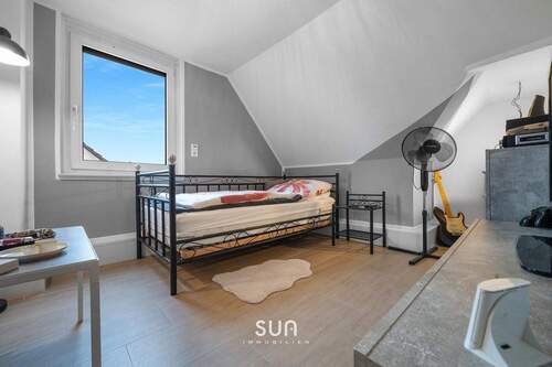 LICHTDURCHFLUTETES KINDERZIMMER - 