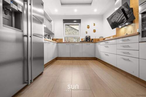 MODERNE EINBAUKÜCHE - Doppelhaushälfte mit 158,00 m&sup2; in Hattersheim am Main zum Kaufen