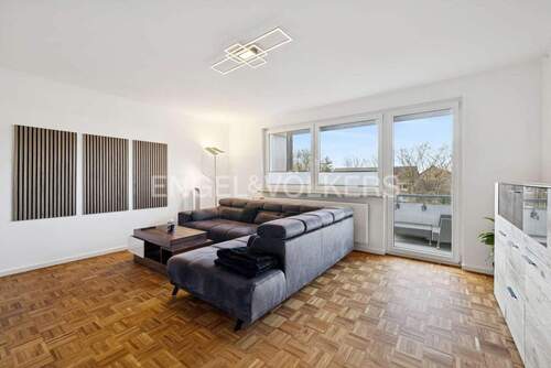 Wohnzimmer und Balkon - 